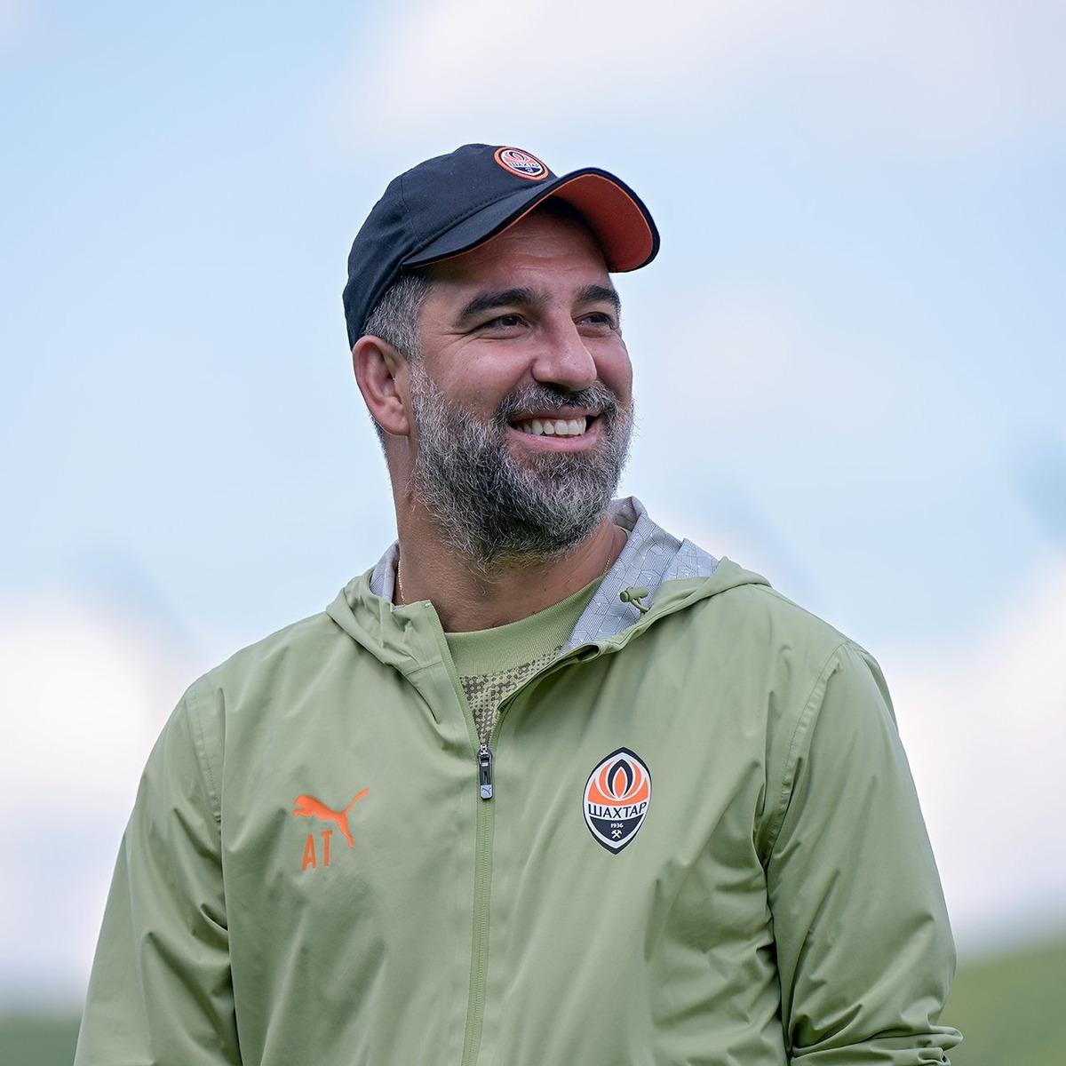 Arda Turan a Ukrayna da büyük onur! Yılın teknik direktörü seçildi 3
