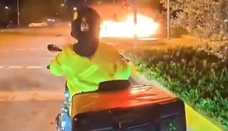 Maltepe Sahili&rsquo;nde kazada otomobil alev topuna d&ouml;nd&uuml;: 2&rsquo;si ağır 4 yaralı