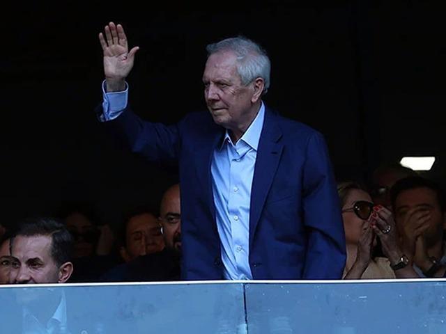 Aziz Yıldırım, Fenerbah&ccedil;e'den ayrılacak oyuncuların listesini belirledi!