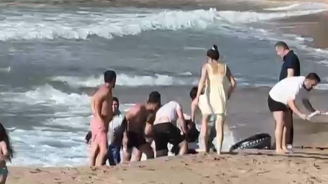 Denizde boğulma tehlikesi geçiren 2 kişi kurtarıldı