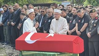 Eşi tabutuna son kez sarıldı, babası namazını kıldırdı: AFAD personeline hüzünlü veda