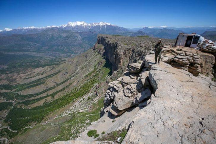 TSK Balkaya Dağları'nda teröristlere nefes aldırmıyor  G3