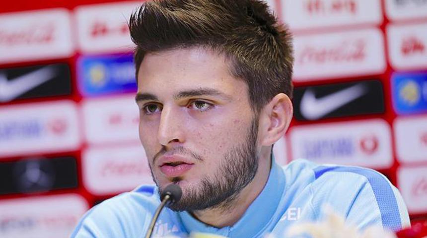 Beşiktaş'ta Atiba'nın yerine Okay Yokuşlu geliyor