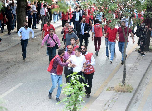 CHP Gençlik Kolları üyeleri, Anıtkabir'e yürüdü