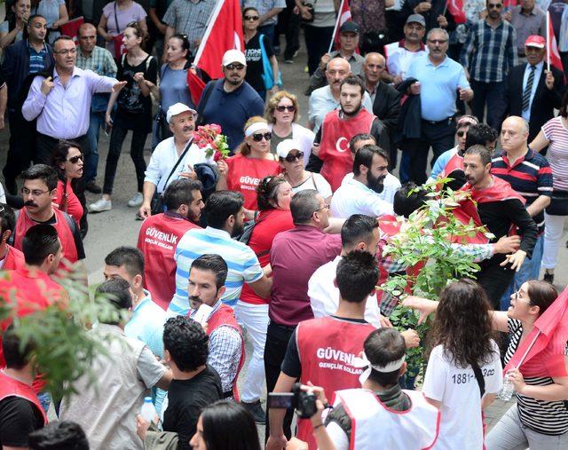 CHP Gençlik Kolları üyeleri, Anıtkabir'e yürüdü