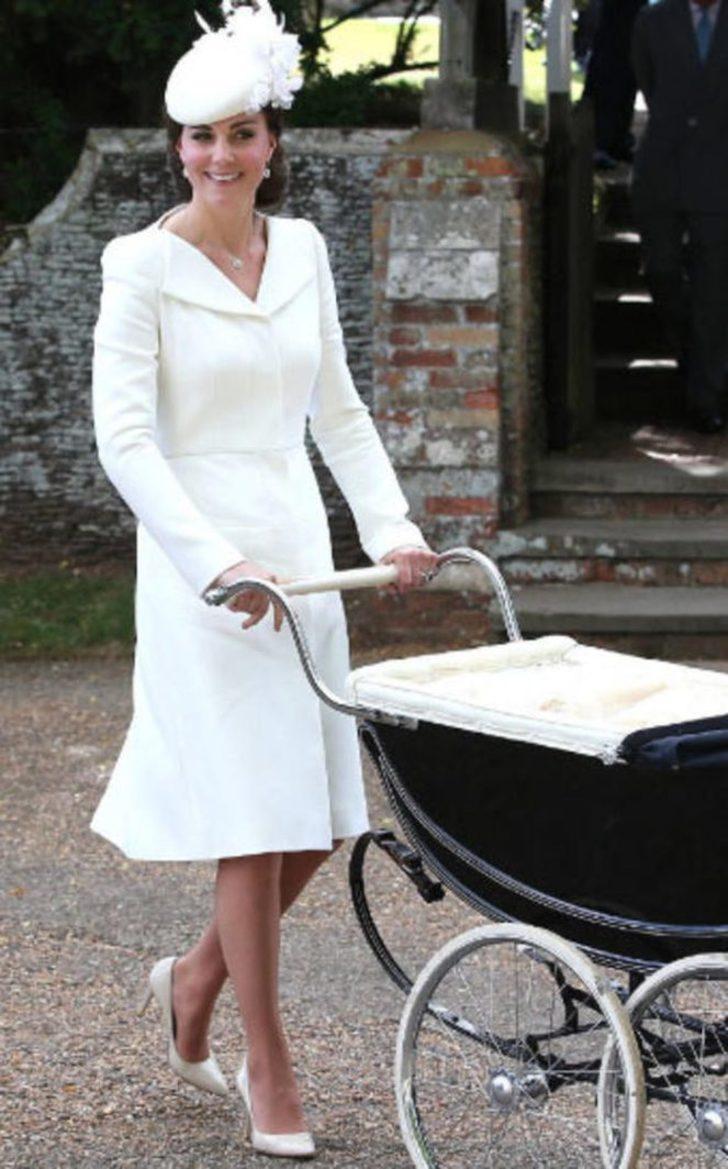 Kate Middleton düğüne eski elbisesiyle gitti  G1