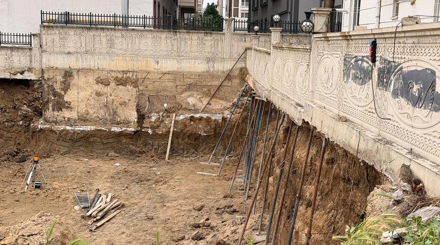 İnşaat alanında g&ouml;renleri hayrete d&uuml;ş&uuml;ren g&uuml;venlik &ouml;nlemi