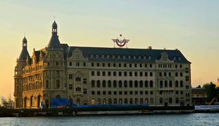 Haydarpaşa'da iskeleler kalktı, tarihi cephe g&uuml;n y&uuml;z&uuml;ne &ccedil;ıktı
