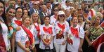 İzmir'de CHP'lilerden 'İzmir Marşı' ile kutlama