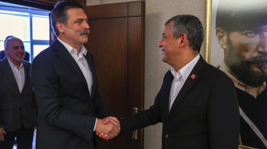 Erkan Baş'tan &Ouml;zg&uuml;r &Ouml;zel'e teklif! G&uuml;ndem yaratan iddia: CHP'den ihra&ccedil; edilenler TİP'e