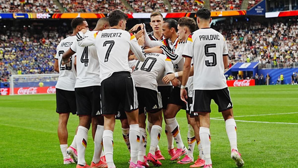 Dünya Kupası nda skandal! Avustralyalı hakemin el hareketi FIFA yı harekete geçirdi 1