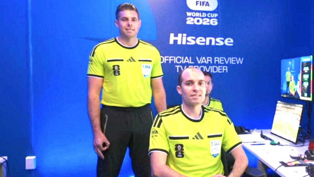 Dünya Kupası nda skandal! Avustralyalı hakemin el hareketi FIFA yı harekete geçirdi 2