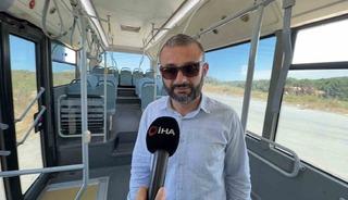 Minib&uuml;s şof&ouml;r&uuml; g&uuml;zerg&acirc;hı bırakıp fenalaşan yolcuyu hastaneye yetiştirdi
