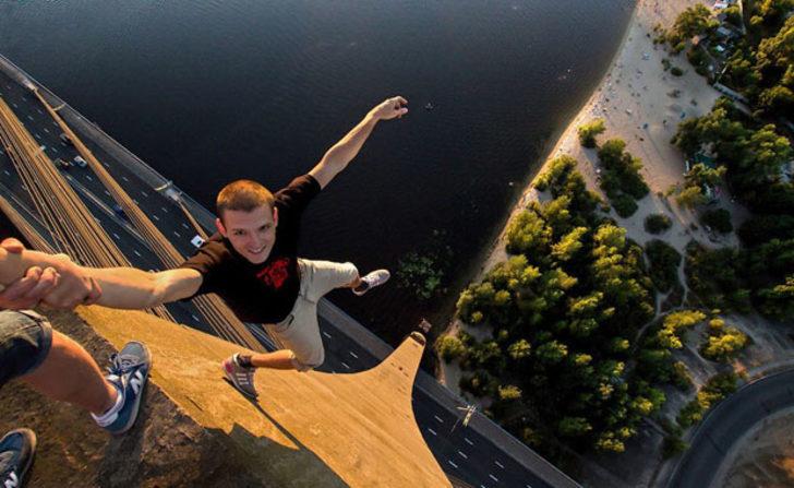 Metrelerce yükseklikte ölüme meydan okuyorlar  G3