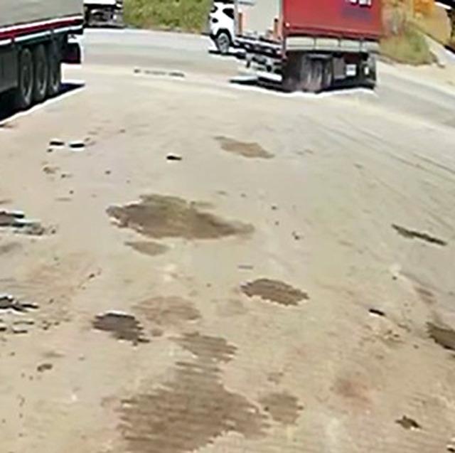 Edirne de otomobille TIR çarpıştı! Yaralılar var 1