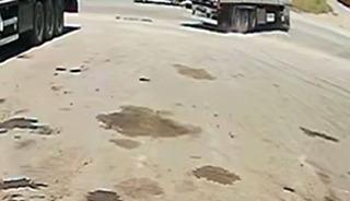 Edirne'de otomobille TIR &ccedil;arpıştı! Yaralılar var