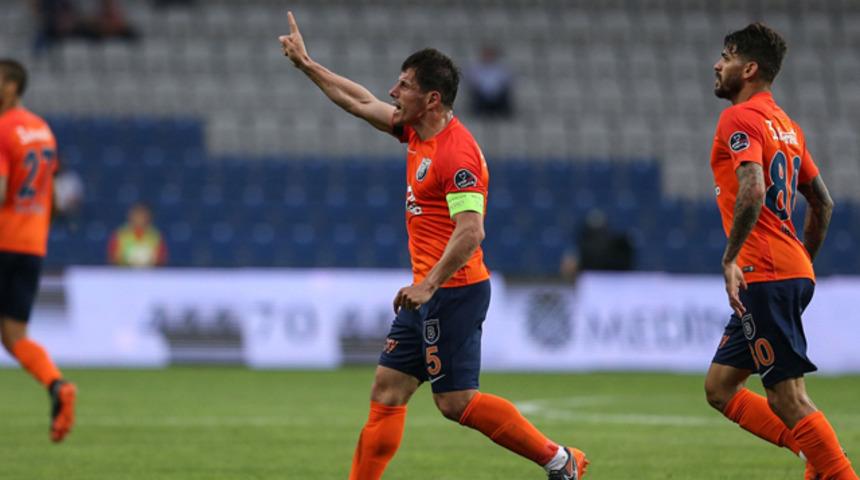 Emre Belözoğlu küfür etti