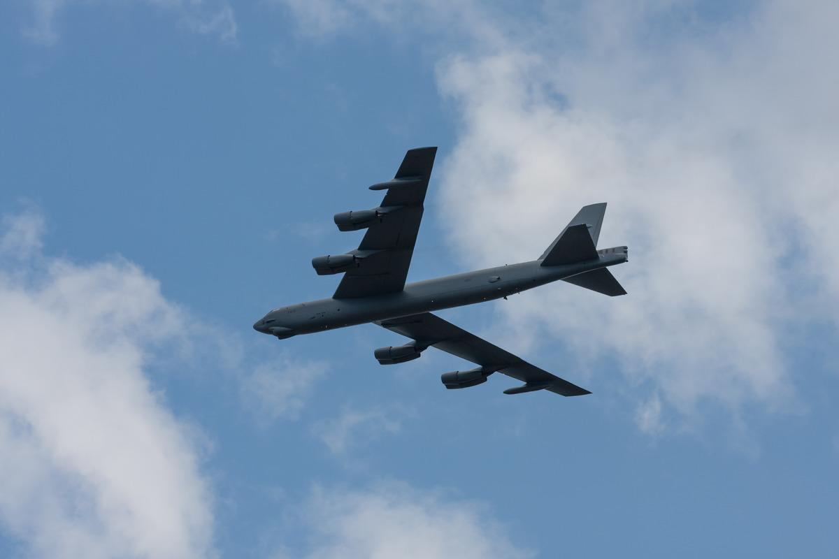 ABD de B-52 ağır bombardıman uçağı düştü! 3