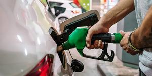Akaryakıta ikinci indirim g&ouml;r&uuml;nd&uuml;: 16 Haziran benzin motorin fiyatı