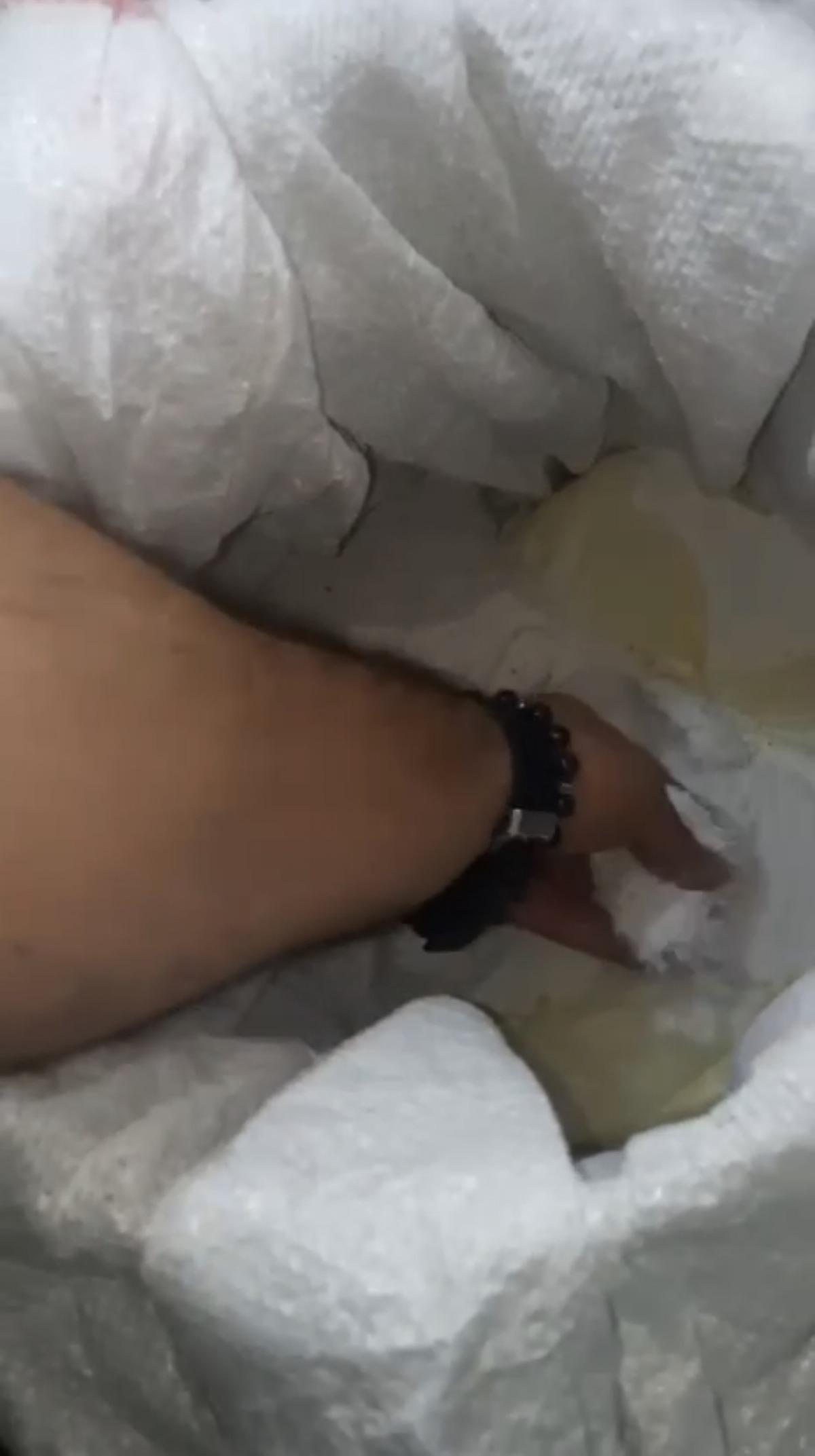 Aile binasından kilolarca uyuşturucu &ccedil;ıktı:  Pe&ccedil;eteye sarıp yutuyoruz  7