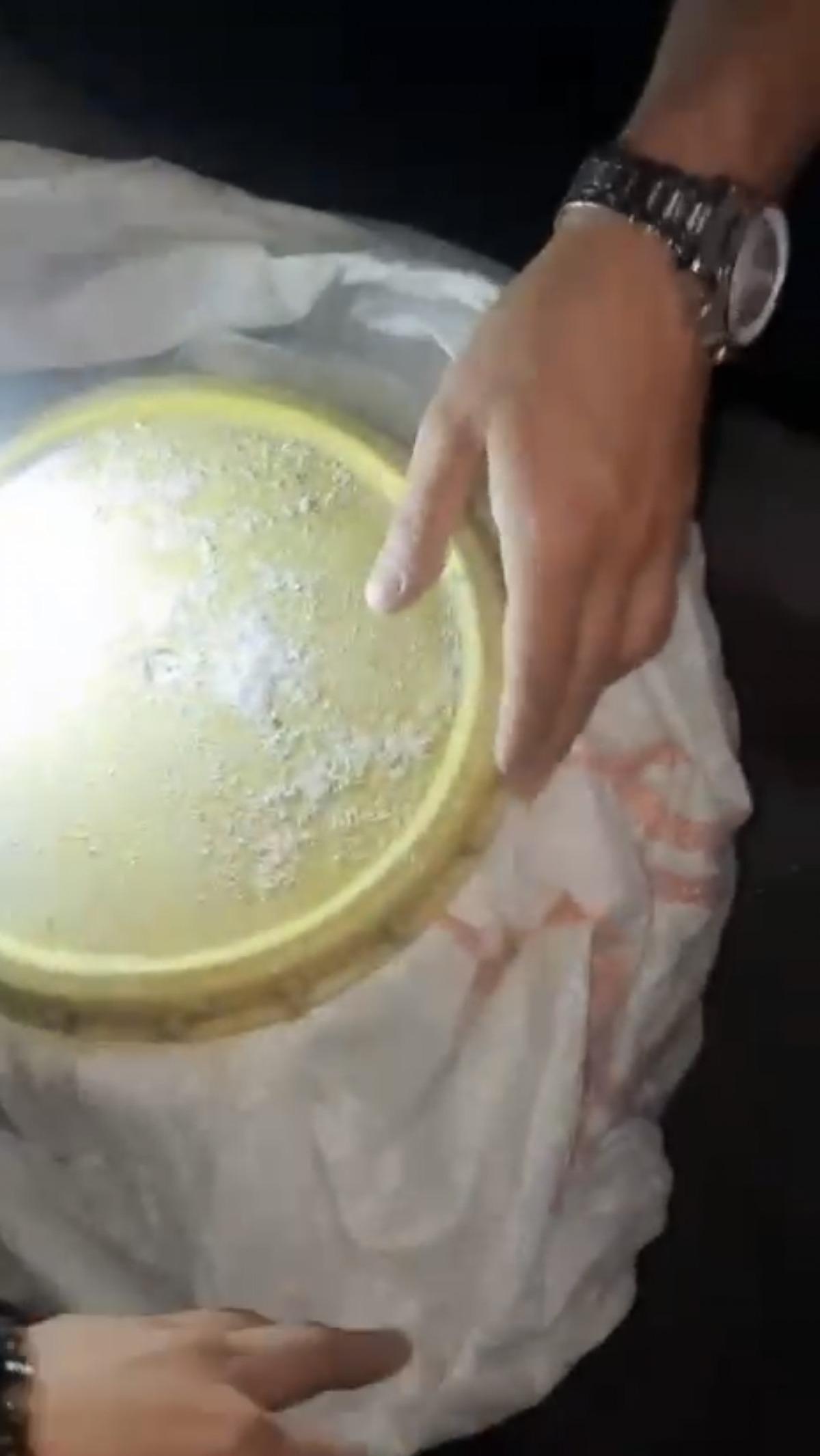 Aile binasından kilolarca uyuşturucu &ccedil;ıktı:  Pe&ccedil;eteye sarıp yutuyoruz  6