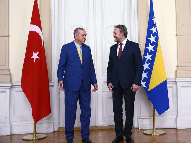 Avrupalı Türkler, Cumhurbaşkanı Erdoğan için Saraybosna'ya akın etti (3)