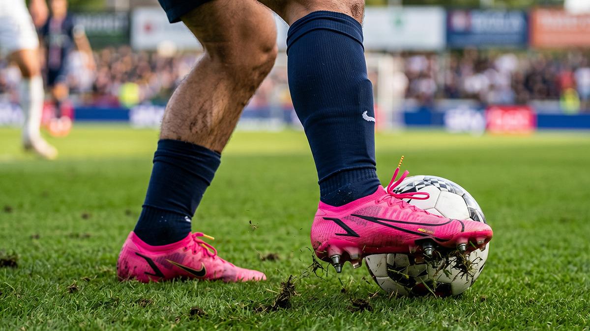 Dünya Kupası’nda futbolcular neden pembe krampon giyiyor? Gerçek ortaya çıktı 1