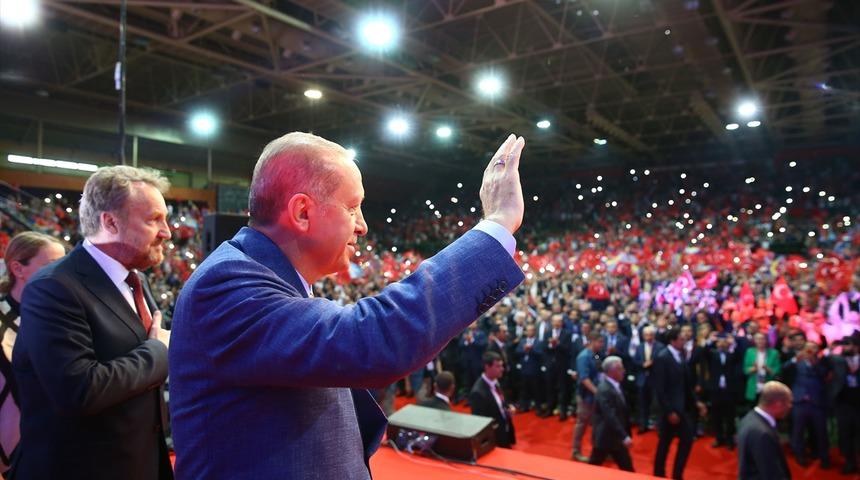 Erdoğan, Bosna Hersek'te m&uuml;jdeleri sıraladı