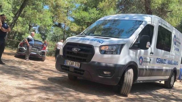 Antalya’da ormanlık alanda bir kişinin cansız bedeni bulundu 3