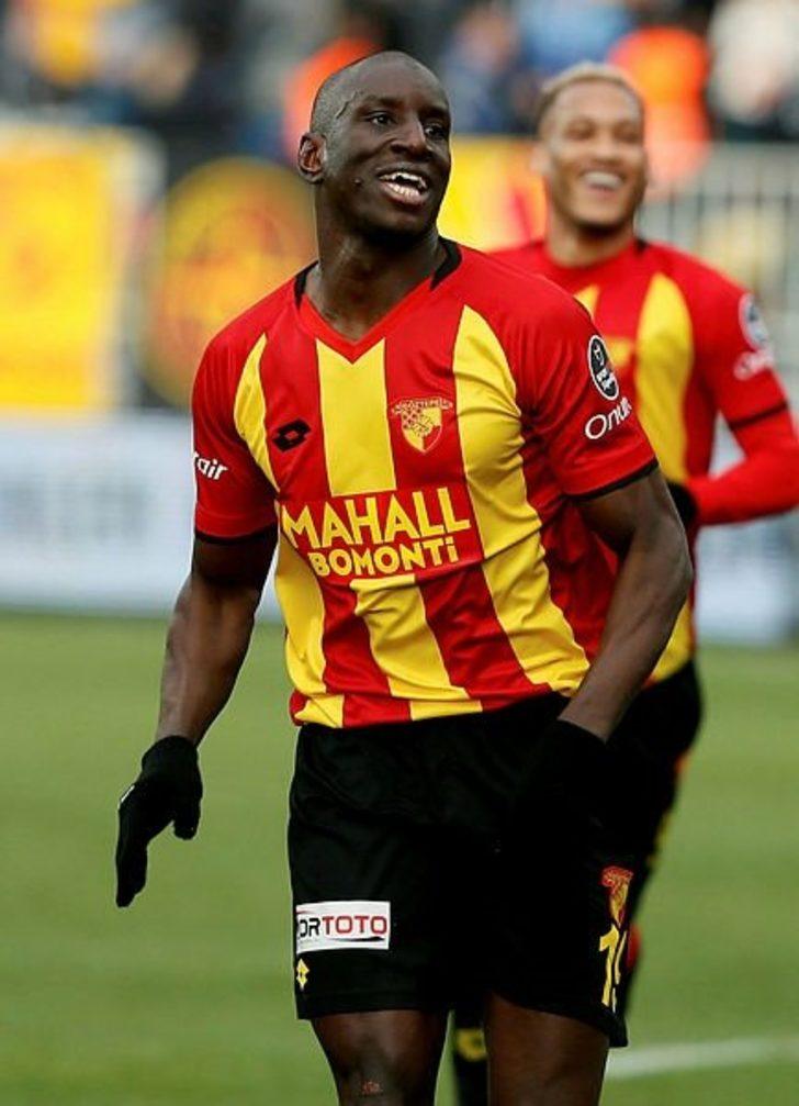 Demba Ba Ahmet Nur Çebi'yle görüşmeye geldi G3