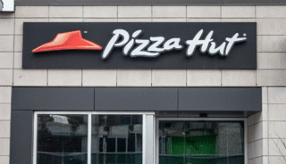 Pizza Hut'ı 2,7 milyar dolara satıyor!