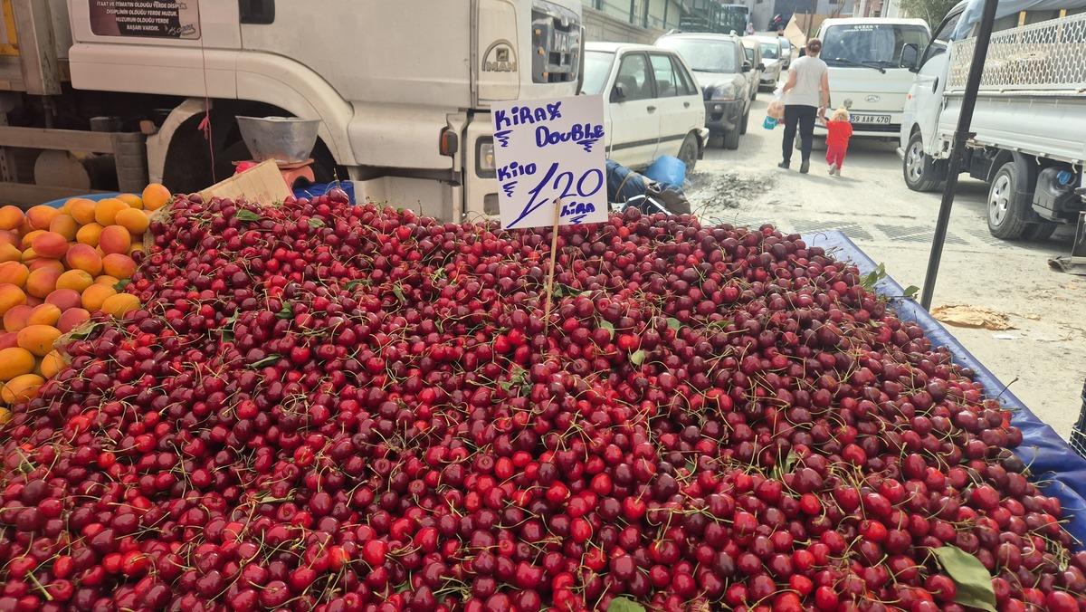 Festivalde 300 liraydı, pazarda 70 liraya düştü 1