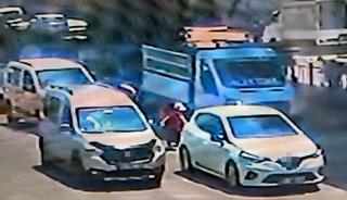 Adana&rsquo;da feci kaza: İki aracın &ccedil;arptığı &ccedil;ocuk hayatını kaybetti