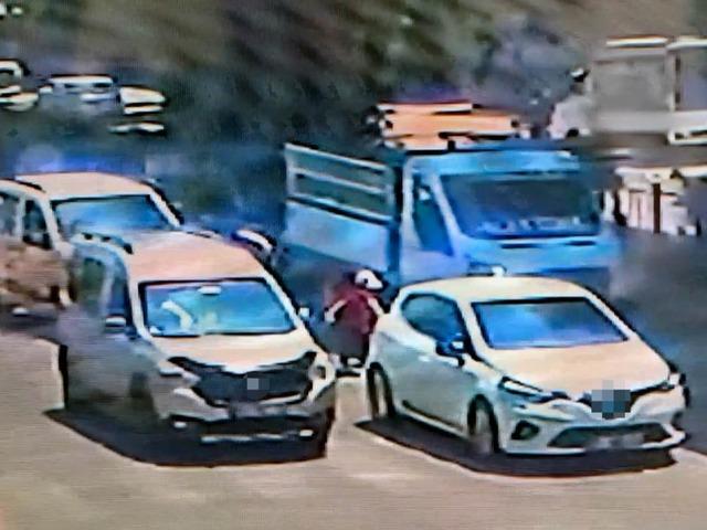 Adana&rsquo;da feci kaza: İki aracın &ccedil;arptığı &ccedil;ocuk hayatını kaybetti