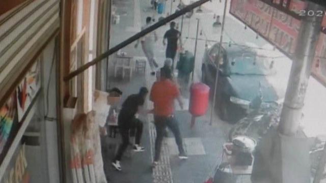 Kilis'te kebapçıda silahlı ve bıçaklı kavga: 1 yaralı