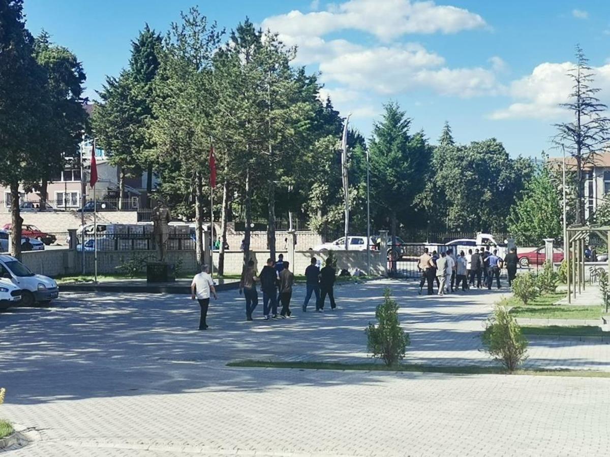 K&uuml;tahya da iğren&ccedil; olay: &Ccedil;ocuğa cinsel istismarla ilgili 6 ş&uuml;pheli tutuklandı 1