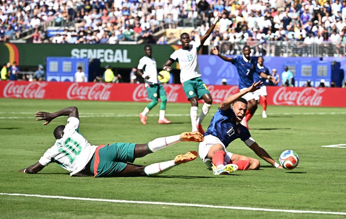 Mbappe tarihe geçiyor! Dünya Kupası nda rekorları bir bir kırdı 3