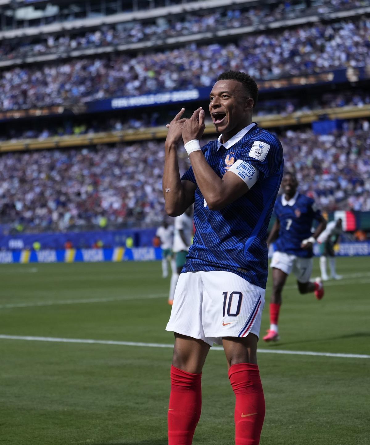 Mbappe tarihe geçiyor! Dünya Kupası nda rekorları bir bir kırdı 1