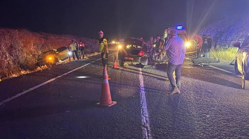Şanlıurfa&rsquo;da feci kaza: 2 &ouml;l&uuml;, 6 yaralı