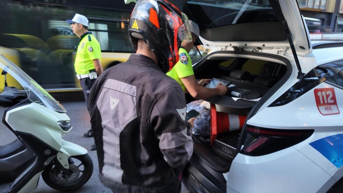 Kadık&ouml;y&rsquo;de helikopter destekli asayiş denetimi: Motosikletli uyuşturucu ticaretinden g&ouml;zaltına alındı 2