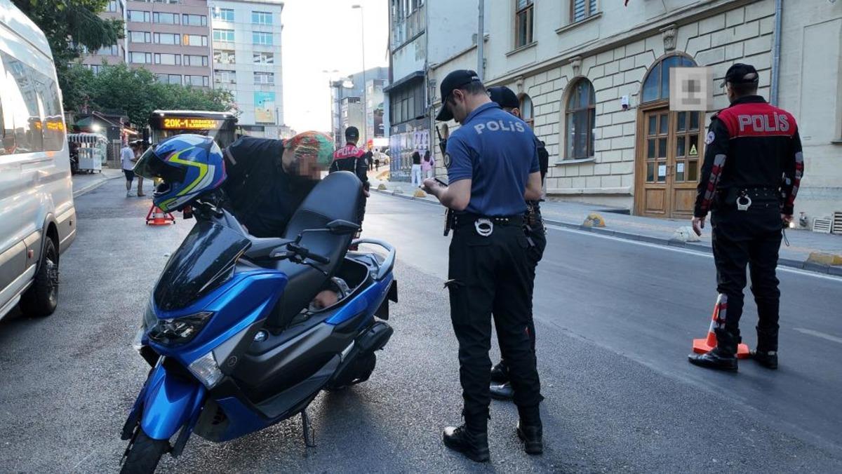 Kadık&ouml;y&rsquo;de helikopter destekli asayiş denetimi: Motosikletli uyuşturucu ticaretinden g&ouml;zaltına alındı 4