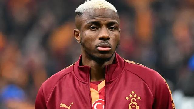 Dünya devleriyle anılıyordu! Osimhen'den Galatasaraylı taraftarları rahatlatan açıklama