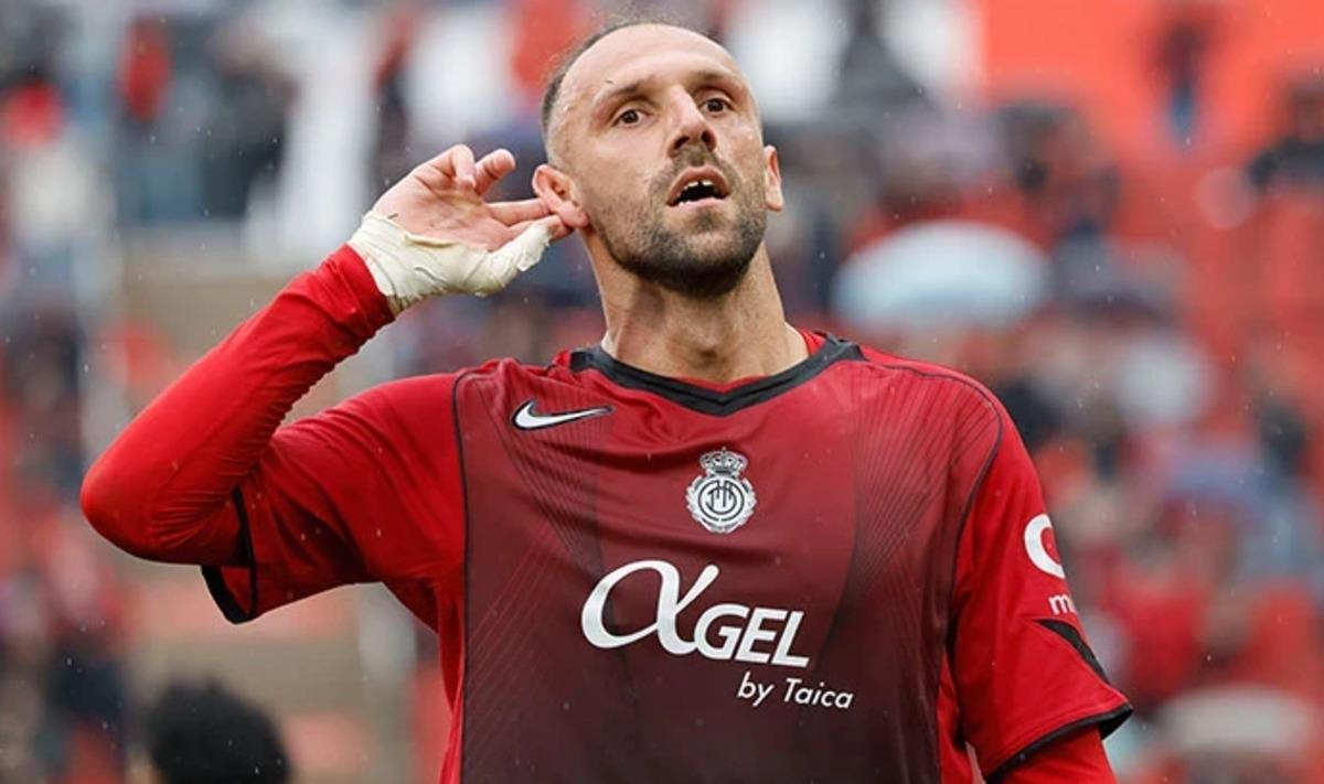 Fenerbahçe de Aziz Yıldırım ın ilk bombası patlıyor: Vedat Muriqi dönüyor! 1