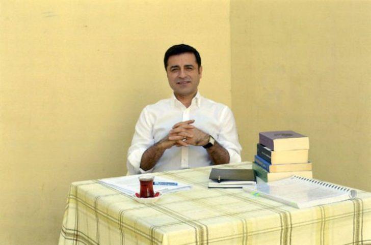 HDP'nin cumhurbaşkanı adayı Selahattin Demirtaş'tan tutukluluğuna ilişkin son dakika açıklaması!
