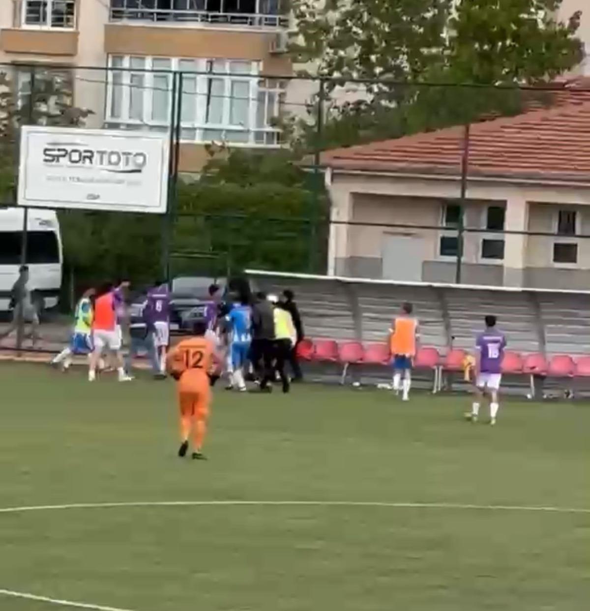 Kayseri’de amatör maçta hakeme saldırı! Mücadele tatil edildi 1