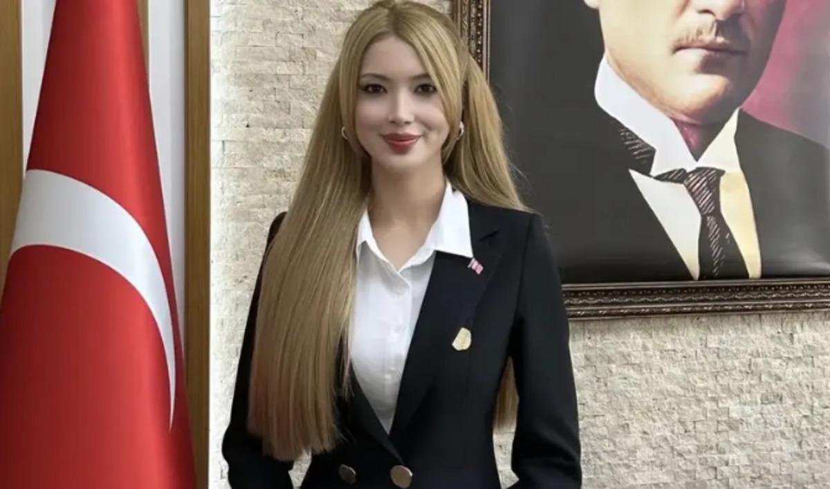 Barbie bebeğe benzetilmişti! Kaymakam Tuğçe Orhan a yeni görev... Erdoğan imzaladı 3