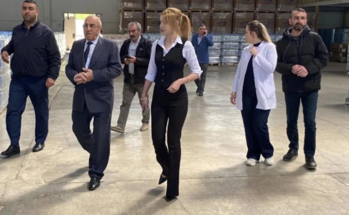 Barbie bebeğe benzetilmişti! Kaymakam Tuğçe Orhan a yeni görev... Erdoğan imzaladı 4