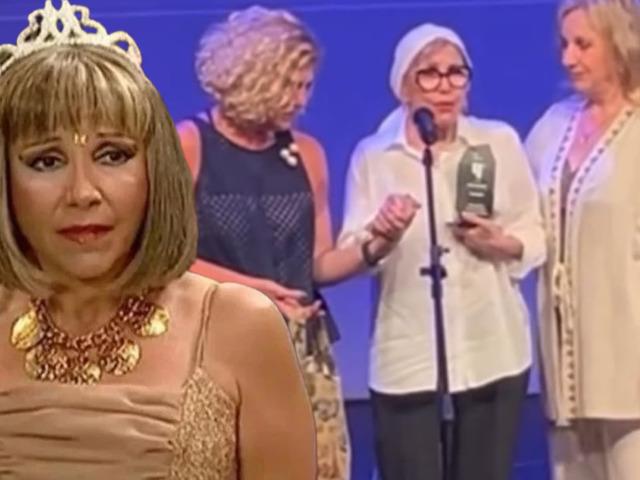Sahnede destekle ayakta durdu! Konuşmakta zorlandı