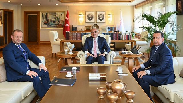 Bakan Ersoy ve RTÜK Başkanı Mehmet Daniş bir araya geldi! Buluşmanın gündemi yayıncılık oldu