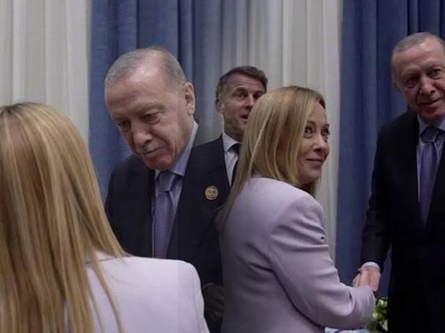 Meloni'nin 'sigara' kararı Erdoğan ile diyaloğunu hatırlattı